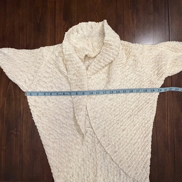 White House Black Market Cream with gold accent thread cardigan sweater, Size L - Picture 10 of 10
